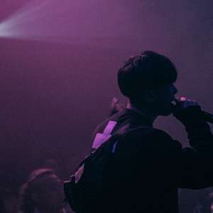 国产成a人亚洲精v品无码
